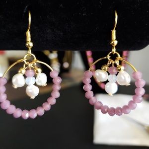 Earrings with fresh water pearl